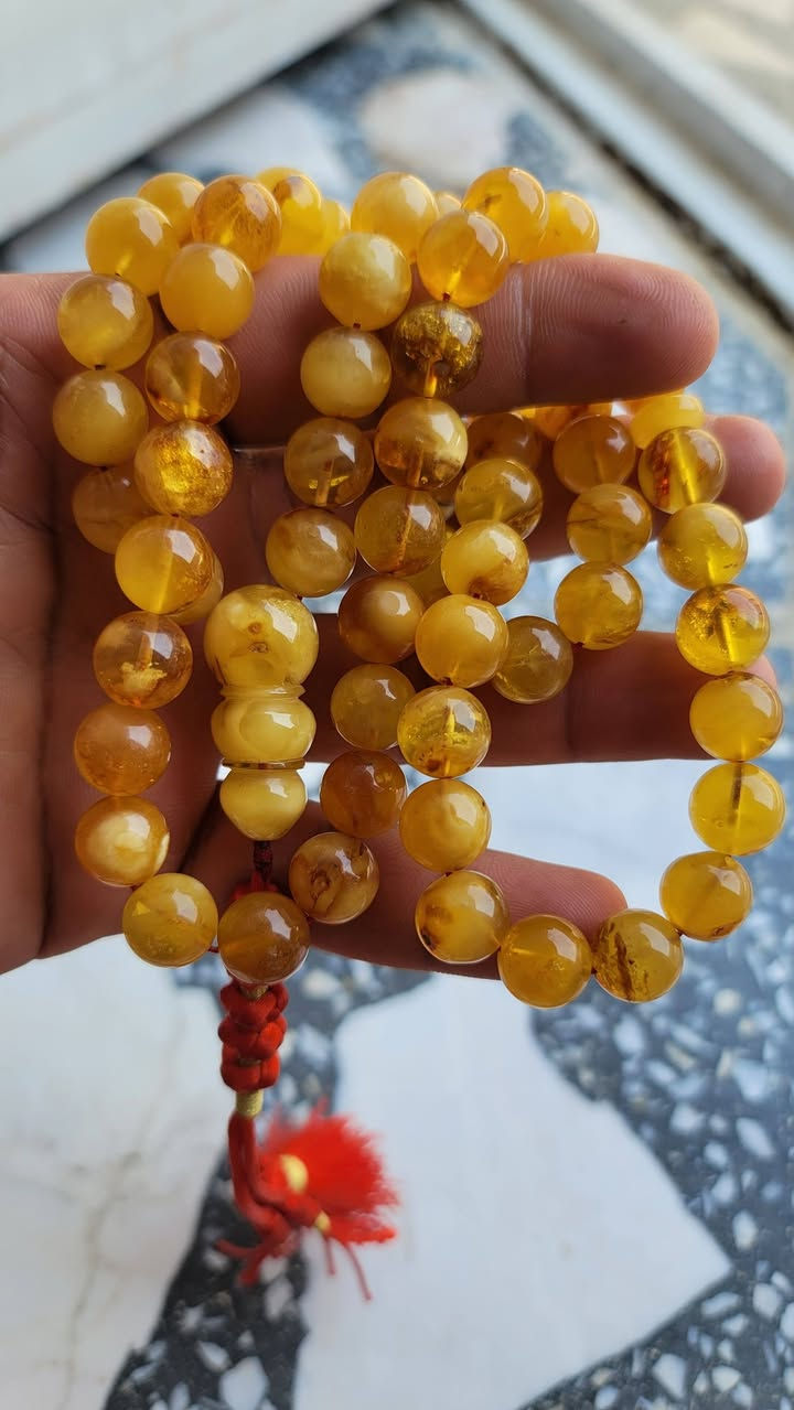 كهرب بولندي حر طبيعي ٦٥ غرام، ٦٩ خرزه ***********
