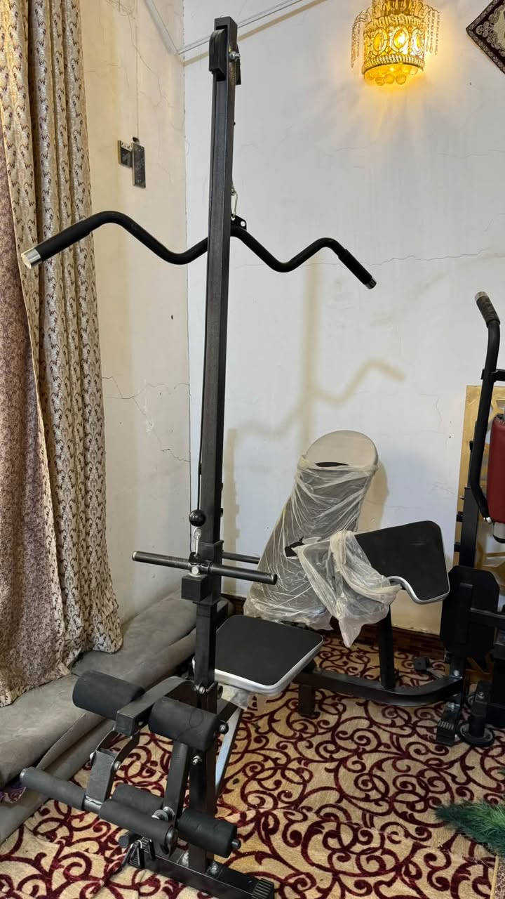 جم منزلي متكامل للبيع
يحتوي على

جهاز ملتي جم المتكامل من شركة فنون سبورت يحتوي على 
35 تمرين ودفع ماكنة (تمارين الصدر - تمارين الظهر - تمارين الكتف -
نمارين الارجل - تمارين الذراع - تمارين البطن ) بوزن 100 كيلو 

مسطبة بنج بريس
متعددة التمارين سحب بكرة
ولاري وكيل سيقان امامي وحمالة شفت

جنطتين دمبلص كاملات 

مسطبة
    تمارين البطن 
* تمارين الظهر السفلية
* تمارين الصدر والكتف باستخدام أحزمة المقاومة
* تمارين الذراعين (بايسبس وترايسبس)
* تمارين الدفع 

السعر خاص 
المكان ديوانية توصيل غير متوفر 
للتواصل ***********
