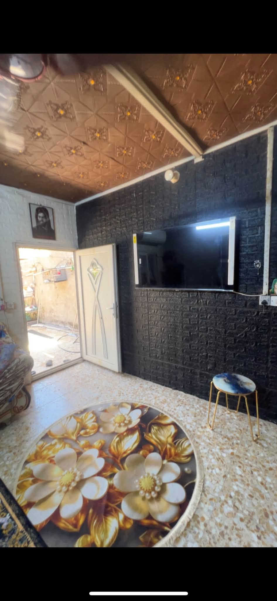 سلام عليكم بيت بزعفرانيه نهايه الأربع شوارع خلف جامع الكيلاني سند 25 بناءَ البيت سندويش بلكامل 100 متر جاهز من كلشي سعره 50 وبي مجال انشالله ***********
