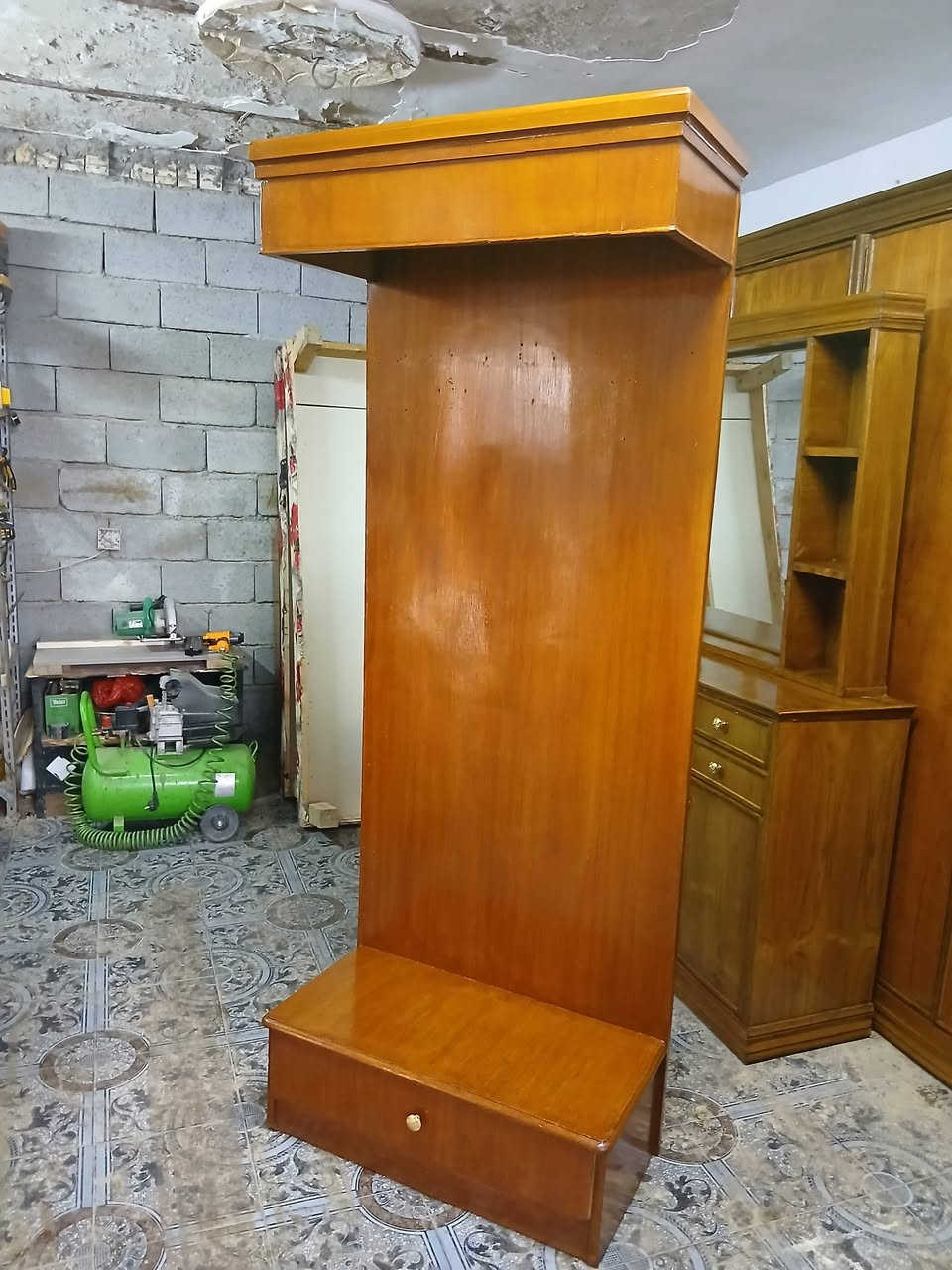 غرفه صاج خارج داخل حطاطه خمس ابواب نظيفه جدا استعمال قليل جدا سعرهه ٦٠٠ للتواصل ***********مكاني بغداد
