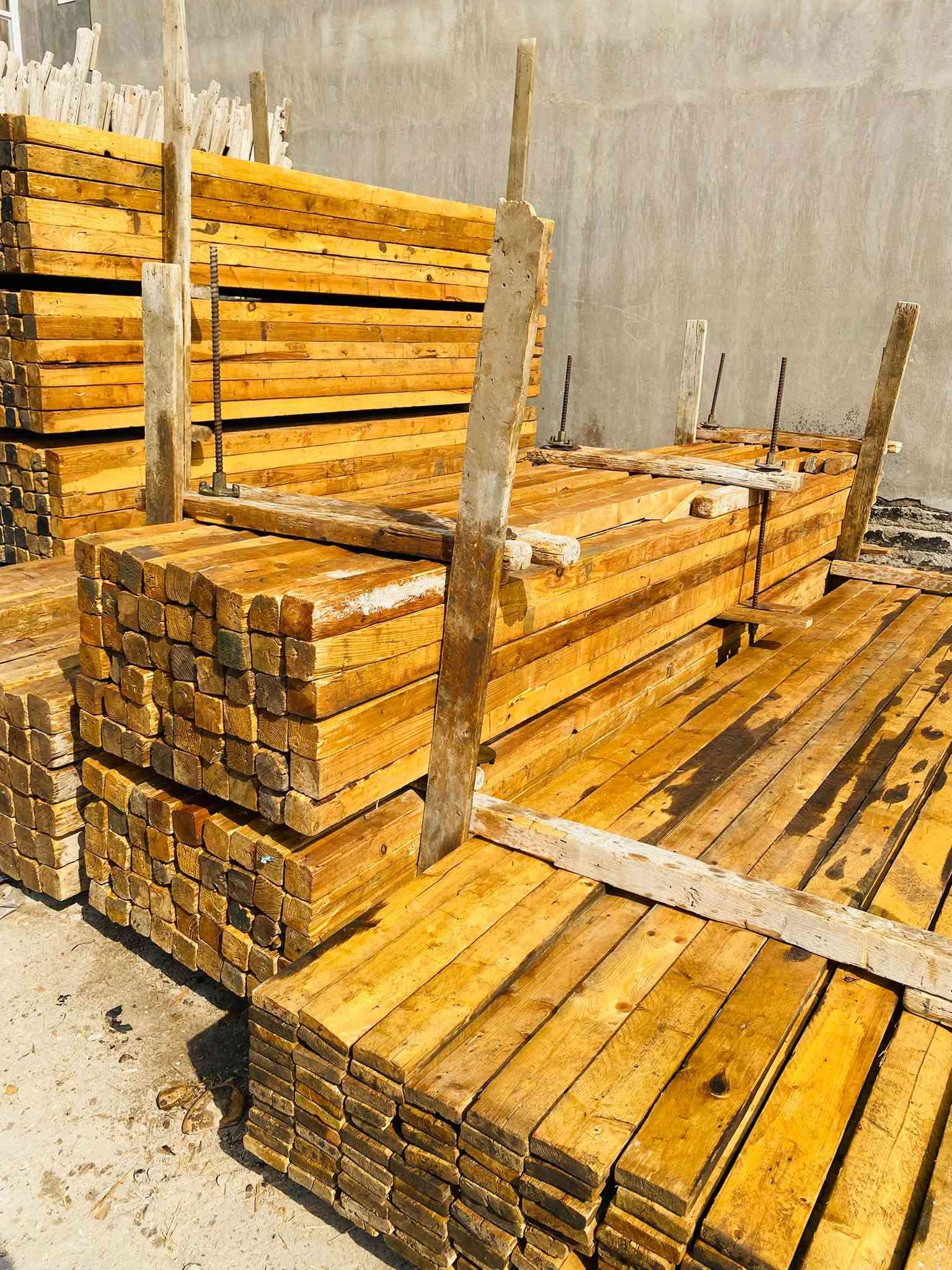 سلام عليكم سير طول 4متر +سير 3متر  التارس +سير مقاصير +تايلود لسعر مناسب جدااا مكاني حله للتواصل ***********
