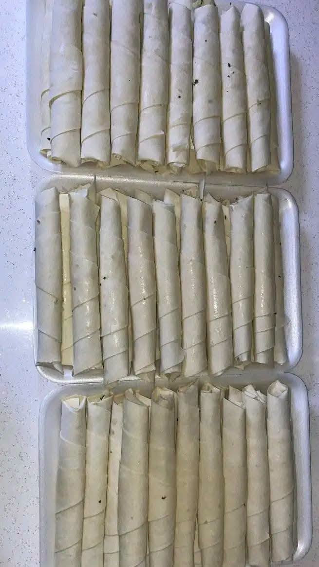 عرض ليوم غد 
 كبة حلب لحم 25 قطعه ب10 
كبة حلب دجاج كل 35كباية ب10الاف 
كبة جريش كل 30كباية ب10الاف 
بورك كل 30 قطعه ب10الاف 
مني بيتزا وميني لحم بعجين كل 25 قطعه ب10 آلاف 
صاج كل 20قطعه ب12الف
للحجز مراسلة الصفحة 
متوفر دفع ماستر  وكاش

نص مكتوب في الصور:
- ö: