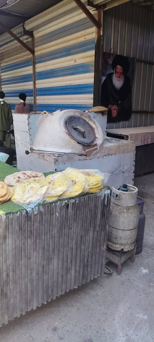 مخبز للبيع بجسر ديالى القديم بسوق الرياض مقابيل مجمع حسين الركابي مجاور مجمع مصطفى ومرتظى يخبز الف  و300كرصة بليوم خير من الله اكثر استفسار على  ا على الارقام  التالية ***********. ***********

