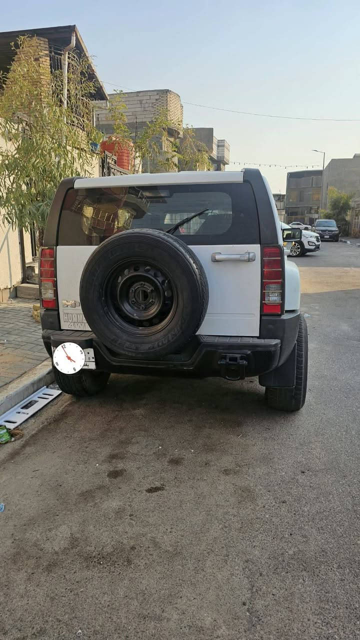 همر H3 كير مكينه محوره 3000 كير مكينه تبريد ثلج كفاله بدون ضربه وبيه مكانات صبغ البدي ما مكفول  تخم تاير جبلي  لايت زنون اصفر القماره بيه لدات هم اصفر دواخل نضيفه حداده حلوه مضخم بلادي شاشه كار بلي سياره نصبته تخبل احله من صور تجي وشوفه سياره نشطه وكل عطل مابيه جاهزه ع اخر حبايه ترايك لبغداد رقمه بغداد راعيه بل بصره *********** مكاني بصره سعره 70 وبيه مجال بيع او مراوس
