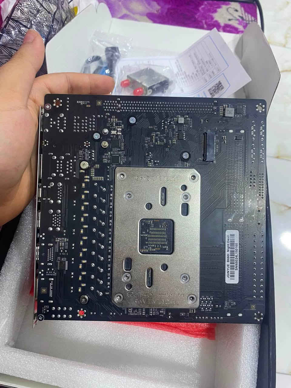 بورد b650i mine للبيع التواصل واتساب ***********
