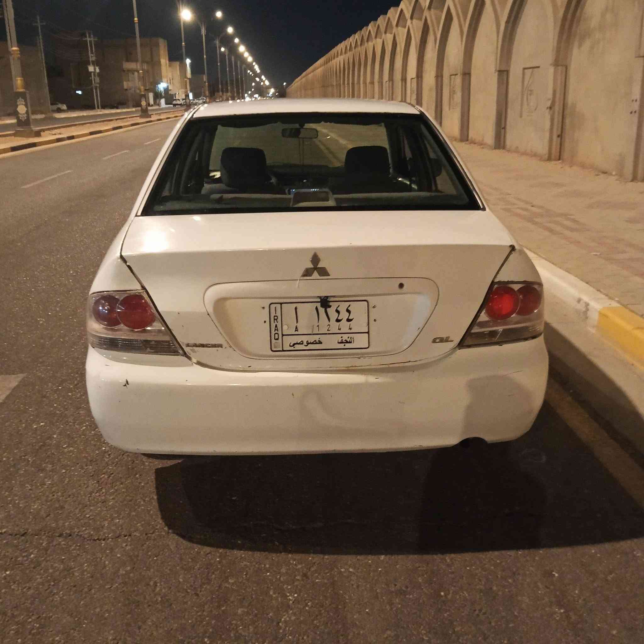 سلام عليكم 
لبيع لانسر 2005 السياره نضيفه محرك وكير مكفولات حداديه الكدام جديده والوره نص عمر شاشه كامره سياره بسمي تحويل ثاني يوم 
مكاني كربلاء 
السعر 57 بيه مجال 
*********** لاستفسار

نص مكتوب في الصور:
- 2005