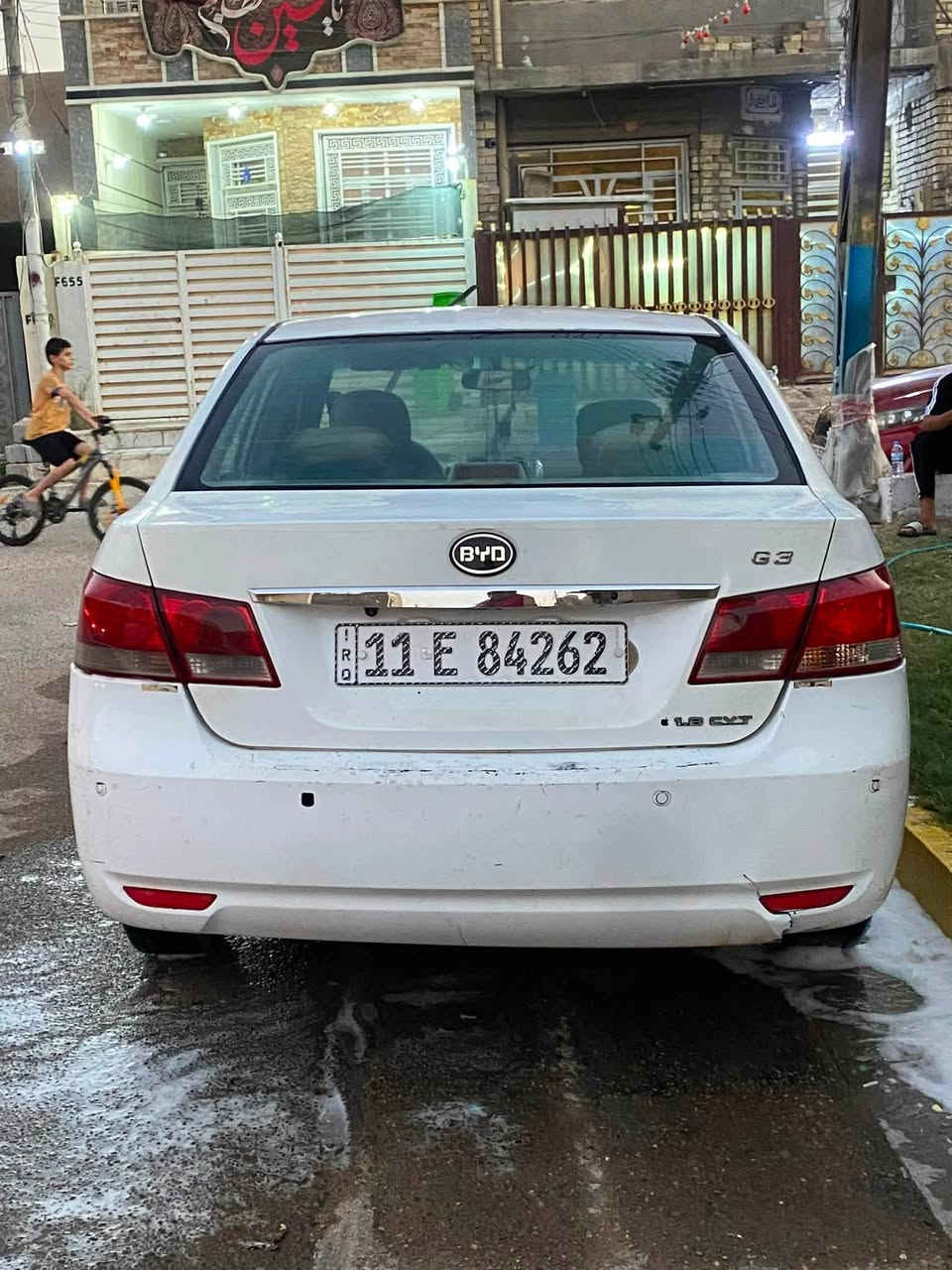 السلام عليكم
للبيع Byd 2013 g3 فول مواصفات
بصمه تشغيل
بصمه بيبان
فتحه سقف
تبريد شغال
رقم بغداد جديد دولي
صدر وحداديه جديده 
شاشه + كامره
تخم تاير جديد قبل سبوع شاده 
سياره خير من الله استعمال شخصي مال بيت 
المكان بغداد 
حي الاعلام قرب تقاطع درويش
السعر 55وبيهه مجال حك الجيه 
رقم الهاتف/***********
