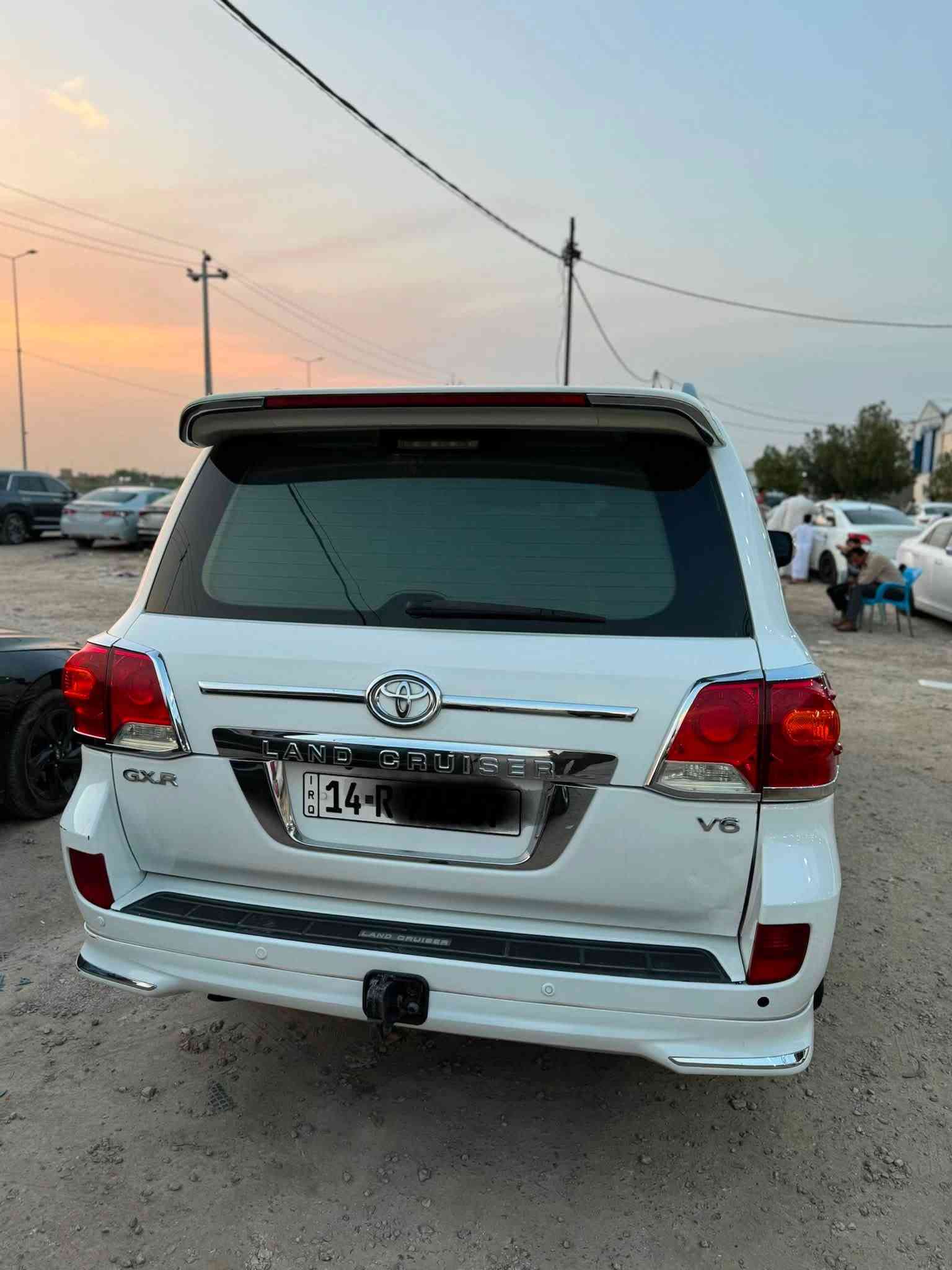 لاندكروز ٢٠١٤ سياره مكفوله بيهه بارد بجاملغ امامي فقط  ٤ كامرات شاشه جاهزه للأخير مراوس او بيع مكان السماوة _ رميثة ***********
