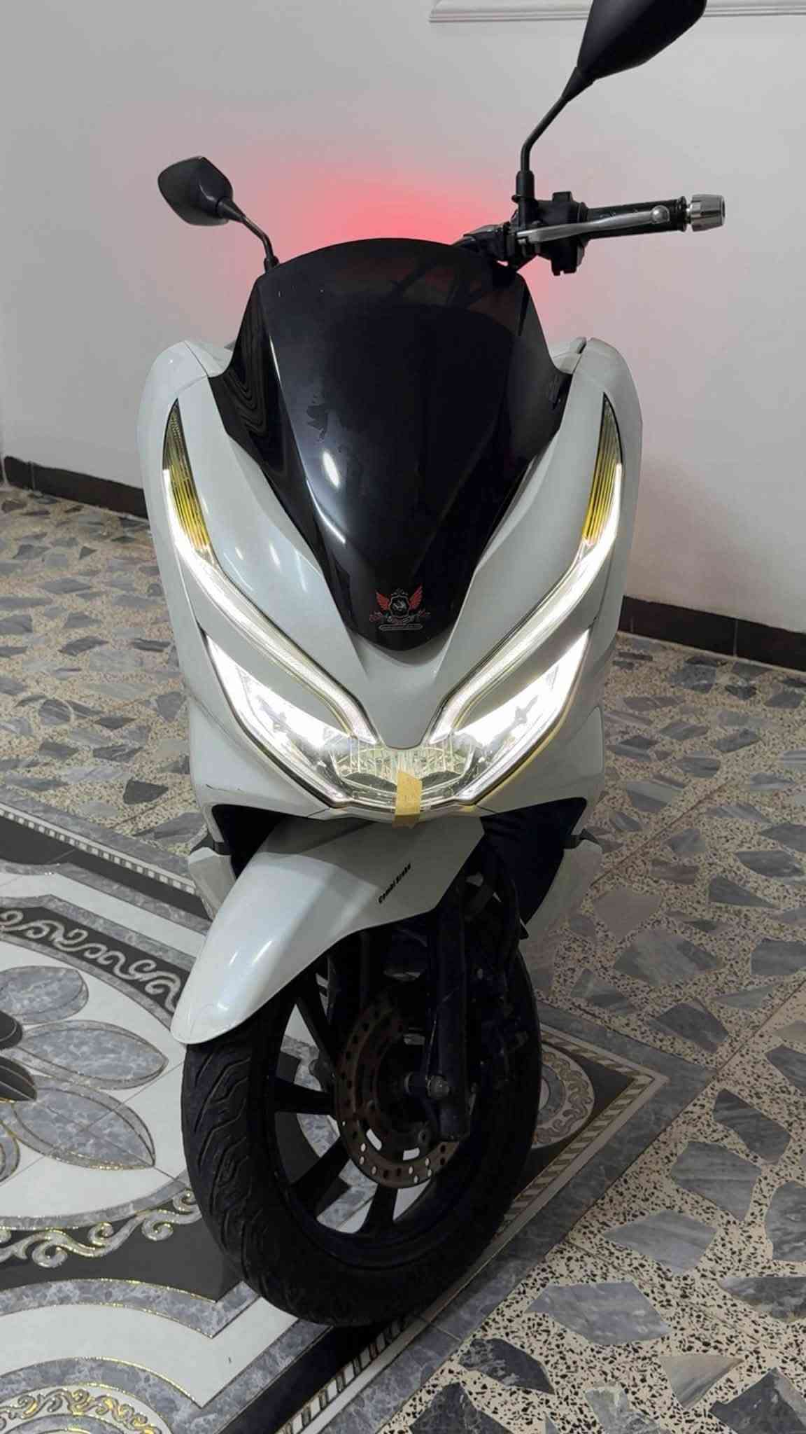 السلام عليكم Pcxالجيل الثالث
الدراجه نضافه فول تجي وتشوف بعينك الدراجه وارد كوري

***********حي اور /حي الكوفه
