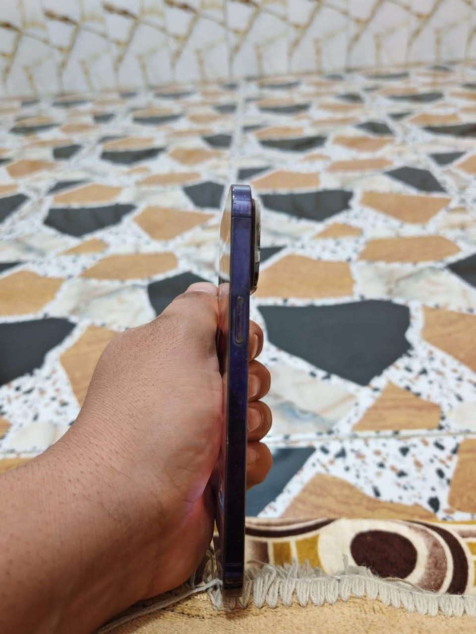 السلام عليكم جهاز 14 pro maxللبيع جهاز وتر بروف نموذجً Mشرق اوسط  نسبةبطارية 77ذاكرة256جهاز مكفول من اي شي ملحقاتة وياه الكيبل والباكيت الاصلي وياه سعر جهاز 775عنوان الرمادي ***********
