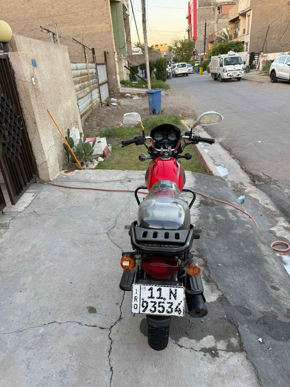 السلام عليكم بوكسر للبيع موديل 22شكل ال٢٣ دراجه جاهزه من التاير للتاير نكره سلف بكل وكت مكينه كلها جديده قبل شهر مجفته كله اصلي وكاله ناعمه وتخبل دهن وفلتر كل ١٠ تيام اصلي 
صبغ وياله تايرات نضيفه كشن مرجعه بلادي جامه اماميه اصليه شادلها تاخذها جاهزه رئسا للشارع 
رايدها ب2200 
مكاني بغداد العامريه 
خابرني وتدلل 
***********
