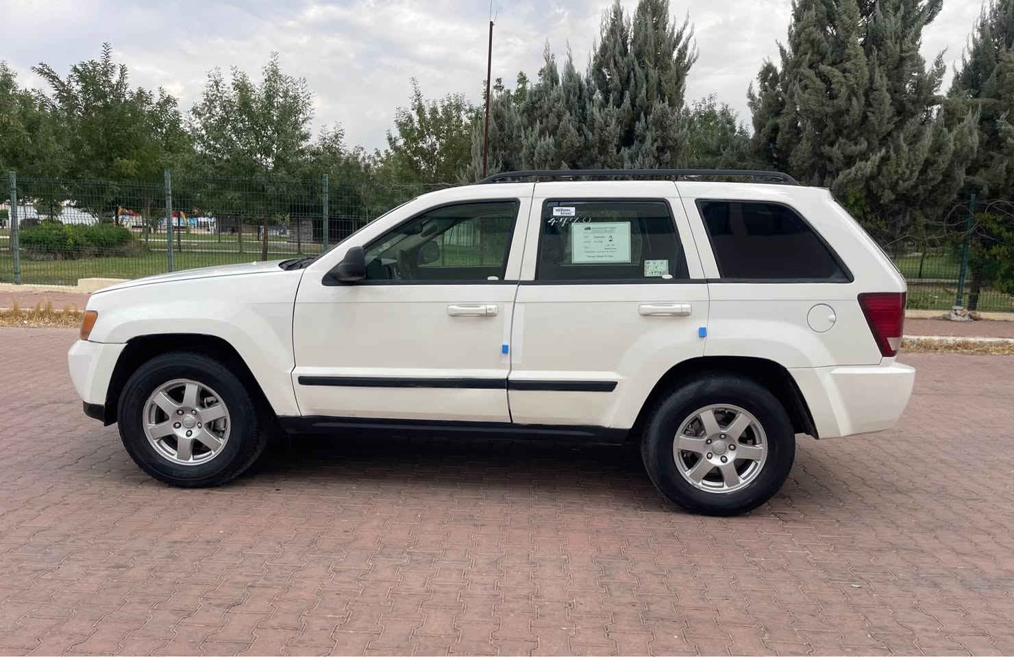 سلام عليكم جيب لاريدو 2008  بسعر 77وبيه مجال
وتجي وتقتنع وعيوني اللك 
محرك V6 3.7L سته سلندر مرغوب كيرو محرك بشرط  ( سيارا رقم اربيل تحويل شرط بسمي )
سيارا حزام صبغ و نص قمارا صبغ 
سياره نضيفه ومال جناي
مواصفات فول ، عده الفتحه 
 -داخل اسود  رصاصي  كهرباء-
 كاميرا - - تحديد سورعة - بلاجكتور -
 - مراي كهربا اربع تاير و ويل بيلادي بدون
 عنواني عقره بين اربيل و دهوك 
كورك او واتساب *********** دهوك, العراق
