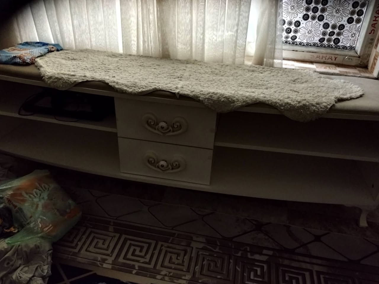 غرفه نوم تركي ابيض كلش نضيفه ومابيه اي عيب للبيع اخت جديدة اتصال ع رقم***********
