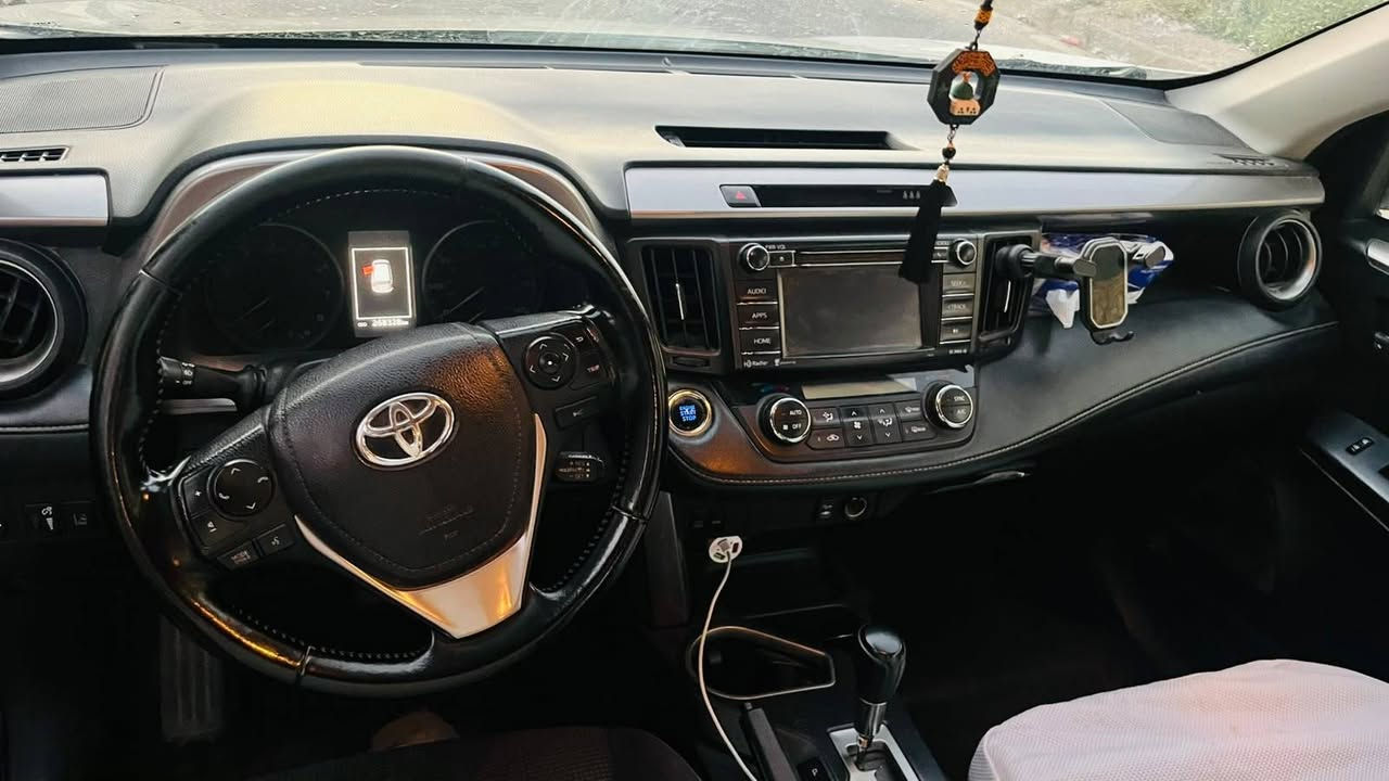 Toyota RAV 4  2018
للبيع او المراوس 
فئة xle
فول مواصفات  
قطعه تبريد 
شاشه 
بصمه 
اشاير بالمري
فتحه 
بصمه

الضرر :-
الجاملغ عكس السايق صبغ 
الجاملغ  جهة السايق بارد 
بنيد بارد 
بدون ضرر دواخل او شاصي  

المكان :- بغداد _ اليوسفيه 
للإستفسار الاتصال على الرقم  :-
***********
***********
