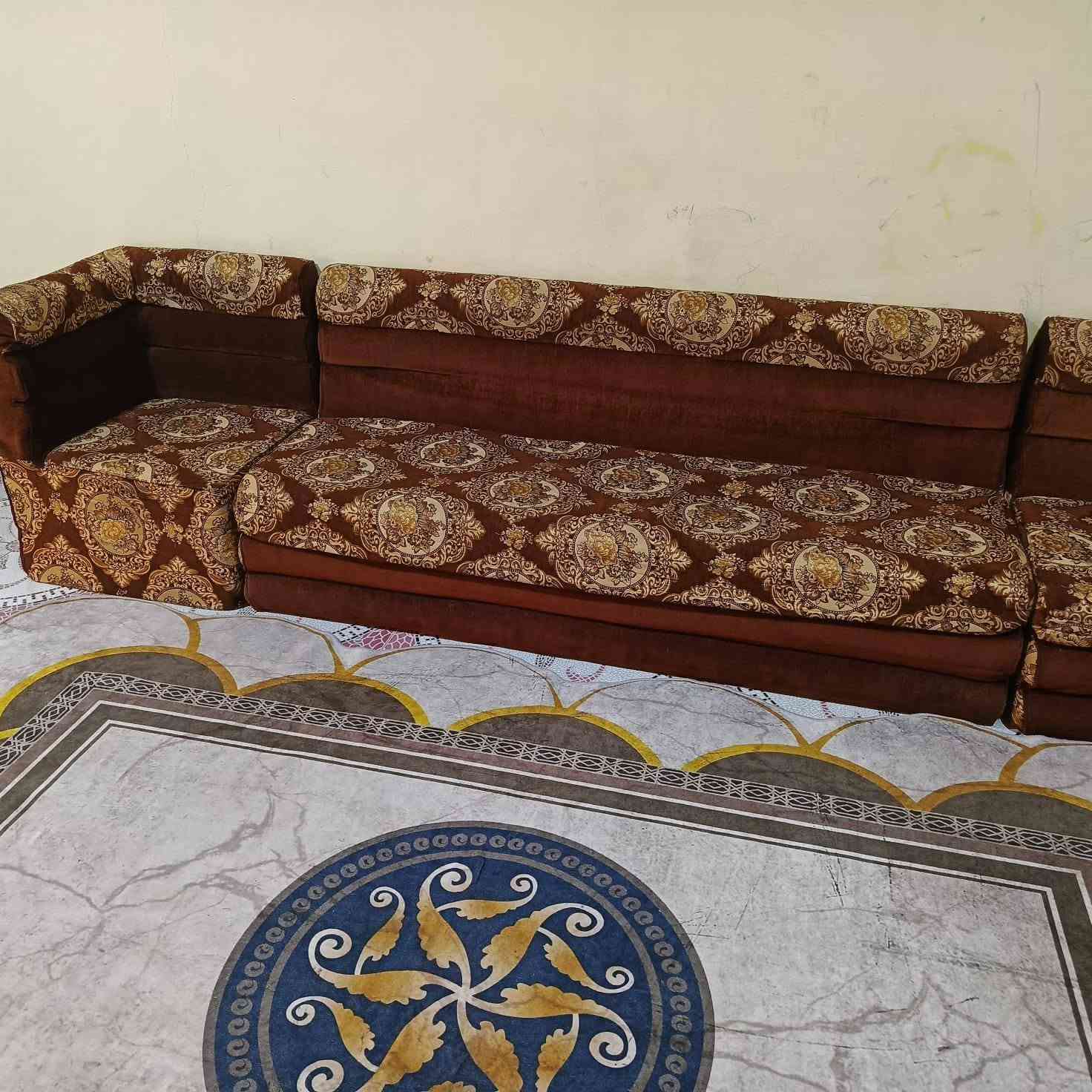 السلام عليكم جليسلت نضيفات 11متر 11قطعه في البصره ابي الخصيب الرقم ***********
السعر 175 بيه مجال

