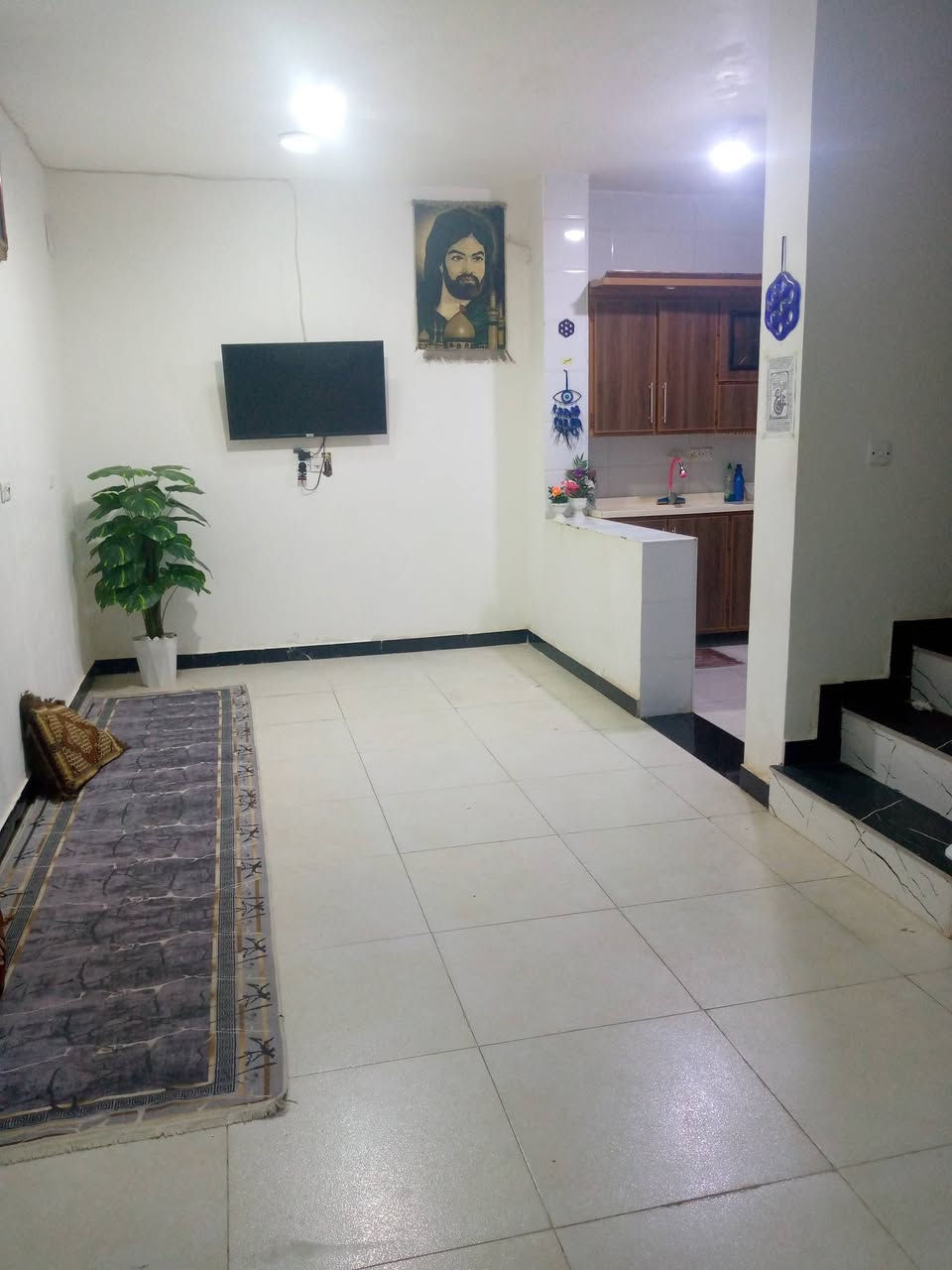 بيت للرهن في مجمع ابو تراب السكني مساحه 200م مدةالسكن سنه او سنتين 
للاستفسار ***********
