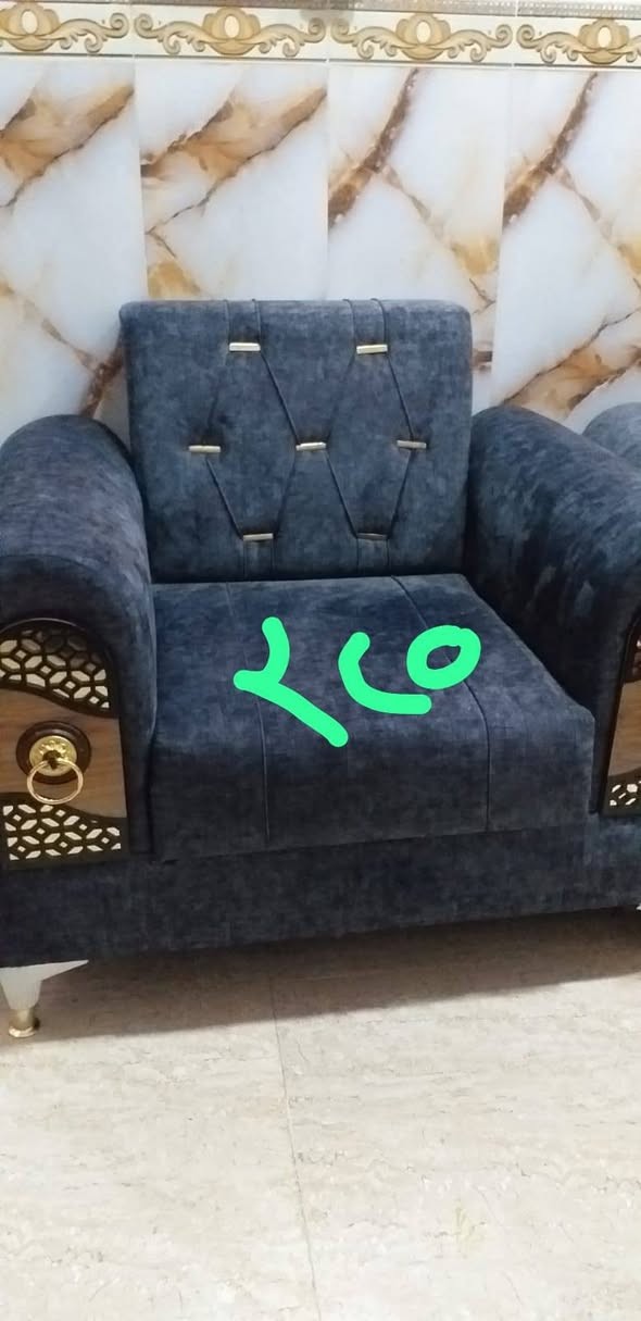 تخم الجوزي 50
تخم النيلي 325
كراسي السود 200
الهايدرو فشل 100
السديه 75
المولد 50
المبرده 225بغداد الغزاليه ***********

نص مكتوب في الصور:
- ٢٢٠
- २८०
- بدون نت
- ۱۰