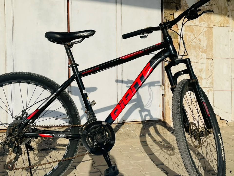 للبيع حجم 26 سعر 60 وبي مجال نظيف كلش بدون عيب  خفيف ثقيل
***********
