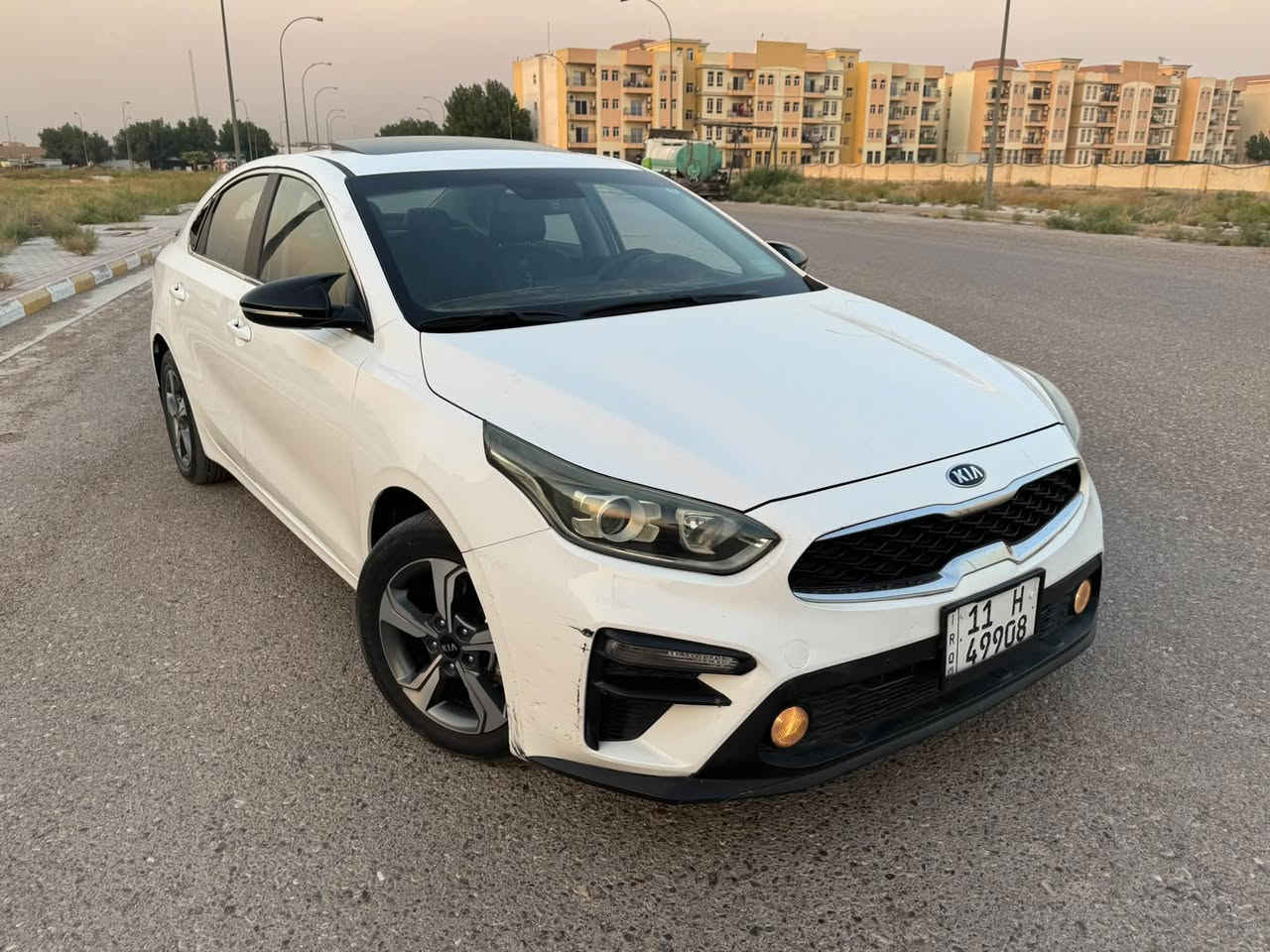 سلام عليكم  
للبيع
كيا سيراتو 
موديل 20
وكالة الدوليه ع ايد وحده من الشركه لحد الان
1- دبل سويج مالات الشركه
2- فتحة سقف ( سلايد) 
3- كشنات مغلفه جلد
4- محرك بلادي 1600cc
5-تحكمات استيرن
6- دشبول صاج
7- كامره خلفيه
8- شاشه اندرويد ( اضافه ) 
9- ويل كب نيكل بلاديكير AT
وباقي مواصفات السيراتو المعروفه
كير محرك كفاله
اخوان السياره نظيفه جدا وجاهزه بدون اي نقوصات 
صار بيه تبديل بنيد اثر شي واكع عليه بدون اي ضرر وتبدل اصلي وكاله
بيه بارد بالبابين اليمين 
رقم بغداد الجيد ومكانه بغداد 
سياره ماشيه 97 كيلو حقيقي قابل للزياده
اخوان السياره بعده ع وضع الشركه بدون اي نقوصات 
واي استفسار اني حاضر 

***********

***********

( محمد الصعب )
