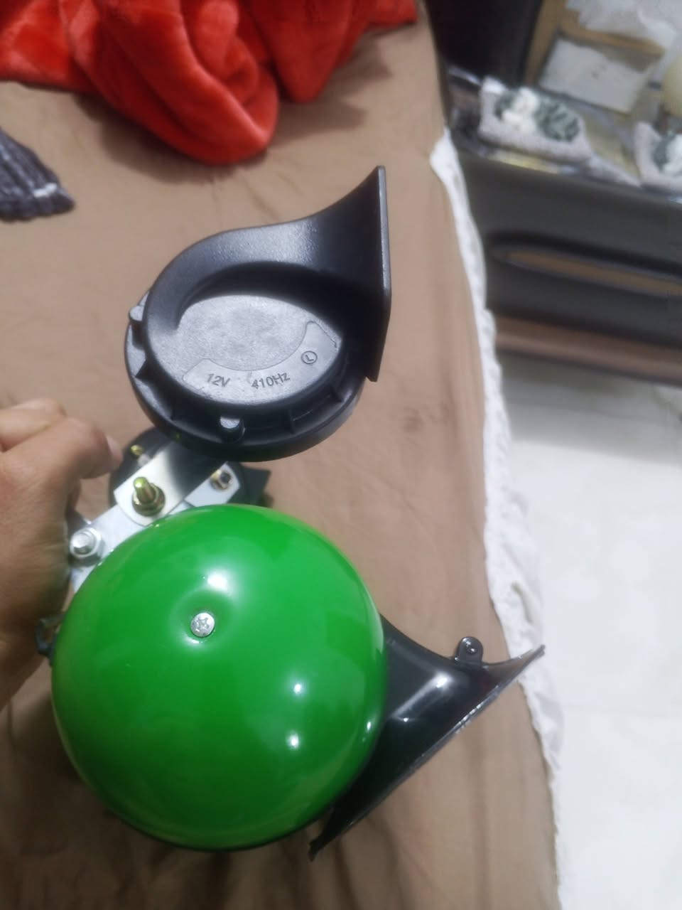 اسلام عليكم هورنات جمسي طاط رعيد اربع هورنات ومساعد جارجر شرط نحاس تجي تسمعهن تقتنع يله سعى60وبيهن مجال الشراي وسيدان سعر القطعه 25كامل هوه وفيشه اصليه بيهن مجال الشراي مكاني حي السلام قرب مستشفى الفضيليه كماليه ***********حمودي
