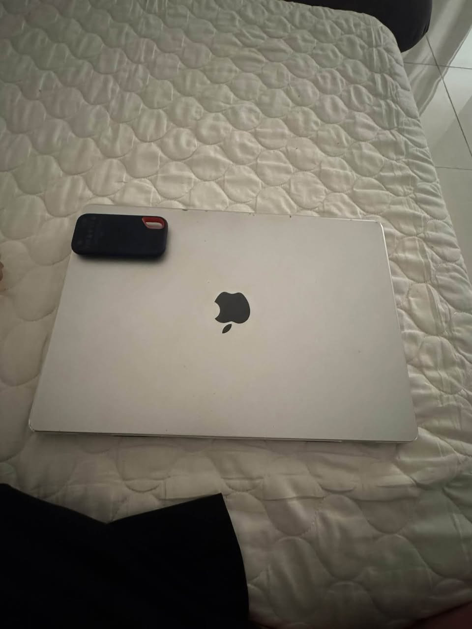 ماك بوك برو • M4 Pro • ٢٤ جيجا رام