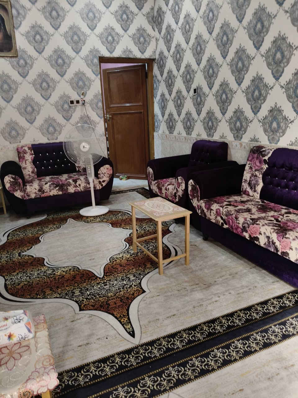 بيت للبيع في حي العسكري مساحة 200متر طابو واحد قرب كهرباء السعر 180مليون ***********
