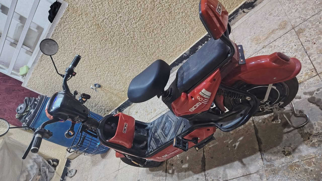 السلام عليكم دراجه شحن للبيع نضيفة ما بيهة اي عطل تجي تفحص على راحتك شغاله كلشي مابيهة حجم 16 السعر 
300 وبيهة مجال 
الرقم:***********
العنوان بغداد الكماليه المعوقين

