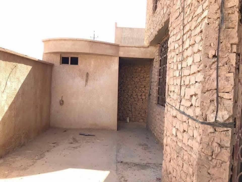هيكل شبه كامل في السبحاني
قرب جامع الخطيب 
المساحة 600 متر ع الشارع الرئيسي 
400 بناء و200 قطعة 
طابقين 3 غرف فوك مع سويت 
 غرفة جوة مع ديوان كبير وهول ومطبخ حار بارد
مع صحيات 
للاستفسار مراسلة الصفحة او الاتصال 
***********
