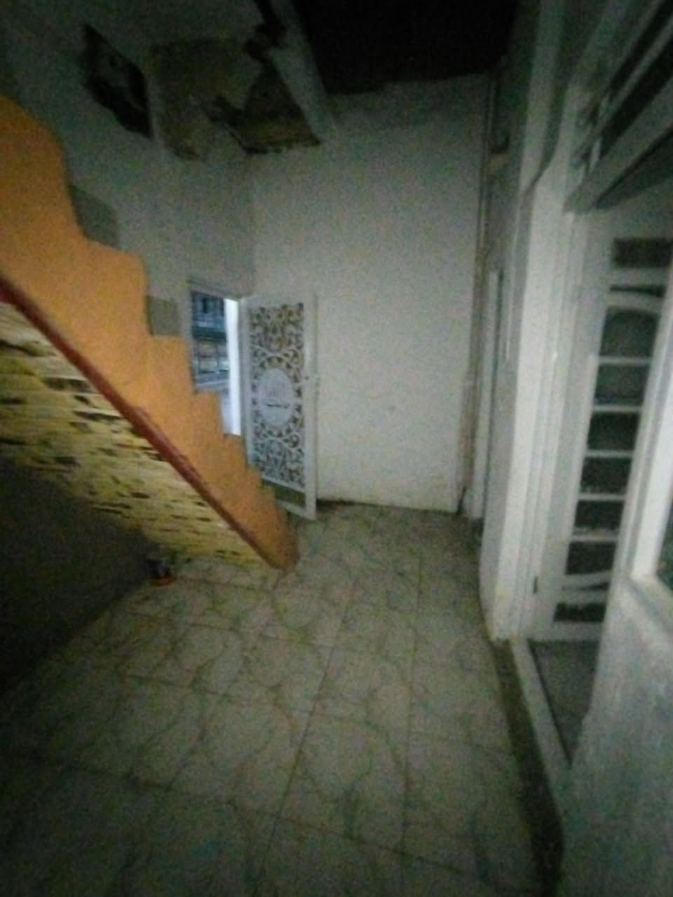 نجف حي ميسان • تجاري • غرفة وصالة