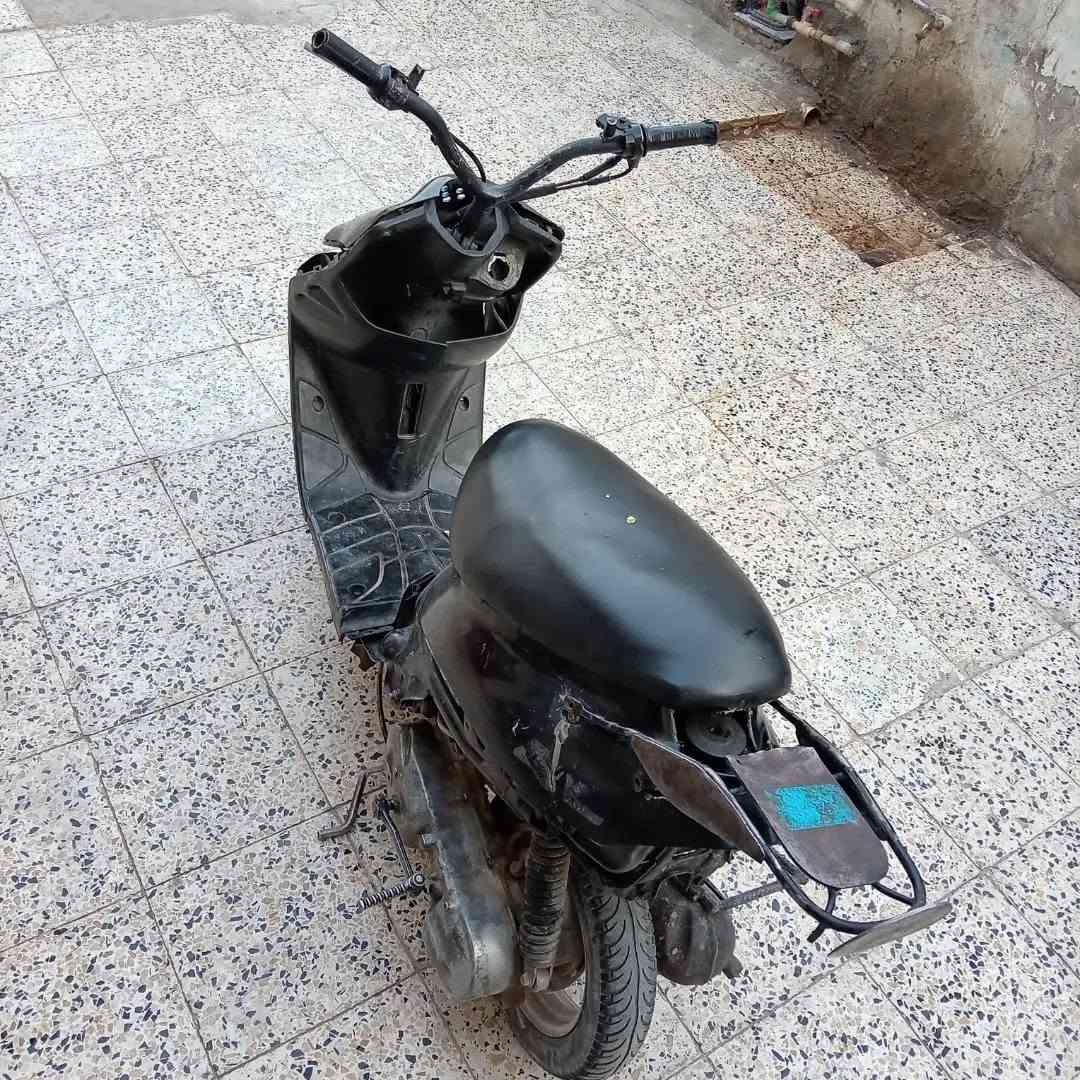 سلام عليكم دراجه تسعه او يوماههه حربيهه
انه مكلف بل نشر مثل ما شفتوهه بل صوره
الدراجه مجفته مره وحده ودراجه نضيفه كفرات
بلاد كامله كفراتهه وطاك بيهه شاصي واحد تلحمه
مابيهه شي شرط شلعه ومعدل 60 مكاني عماره
حي لحسين القديم الرقم للتصال***********
