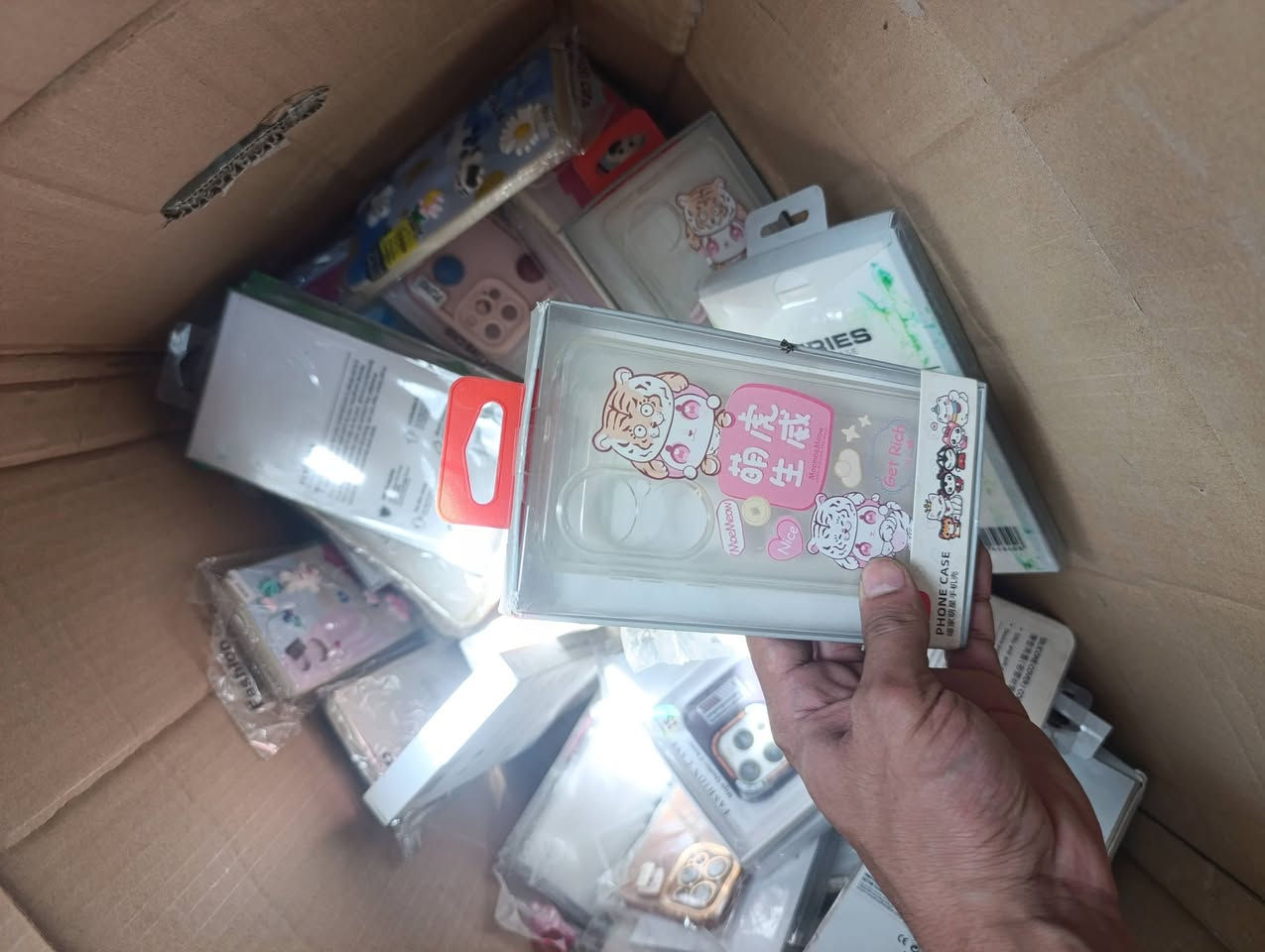 سلام عليكم
كفرات تصفيه محل حوالي 250 الئ 260
السعر 105 ايتمات حديثه اندرويد ايفون ريدمي تكنو 
للتواصل ***********
يوجد توصيل الئ كافه المحافظات

