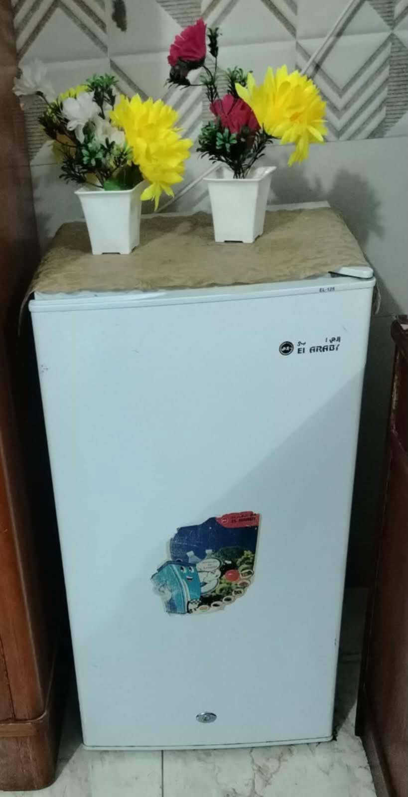 غراض للبيع كلمن وسعره
ثلاجه سعره 85.  وبيه مجال نضيفه كلش 
ميز التوليت سعره 50  نضيف 
طباخ 4. عيون شغال الفرن شغال.  سعر 100. بي مجال 
جربايه.   تسكام.  نضيفه سعره. 50.   وبيه مجال 
الاتصال عله رقم 
    ***********.   واتساب
