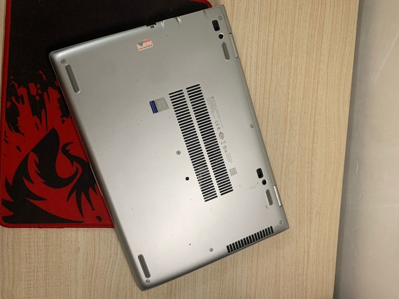 سلام عليكم عندي لابتوب HP ProBook 640 G5
فئة U
Core i5 intel
8th 
8Ram
Hard 256 ssd
كارت الشاشة داخلي 4 
حجم 14 لون فضي لابتوب نضيفة كلش فقط بيها ضربه جانبيه خفيفه كلش