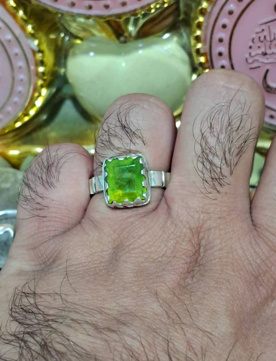 يا الله … 🌹
خاتم 💍 زبرجد افريقي اصلي شرط قطع مربع 
قياس الحجر طول 1 سانتيم والعرض 1سانتيم .📏

صياغة يدوية عيار الفضه عالي… 💫
قياس الخاتم……… 20 او………. 21… 💍

ملاحظة ابيع شرط خاتم زبرجد افريقي اصلي  💯
 خلاف الكلام ترجع… 

الشراي فقط يتواصل خاص ... 
ما راوس بيع فقط احبتي الغالين ...

 تواصل واتساب او على رقم ***********..
يوجد توصيل كافه محافظات العراق. 🚛...
