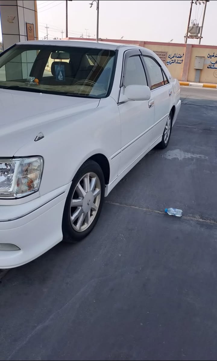 جنون موديل 2000 
رقم ذي قار بأسمي 
سياره مكفوله من الضربة والكص ونقل والاصوليات تحويل 
مكينه كير مكفولات 
حداديه امامي خلفي 
السياره دكمتين 
شاصي 75
للستفسار اكثر تواصل خاص او الاتصال 
***********

