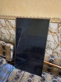 LG • ٦٢بوصة • شاشة مكسورة