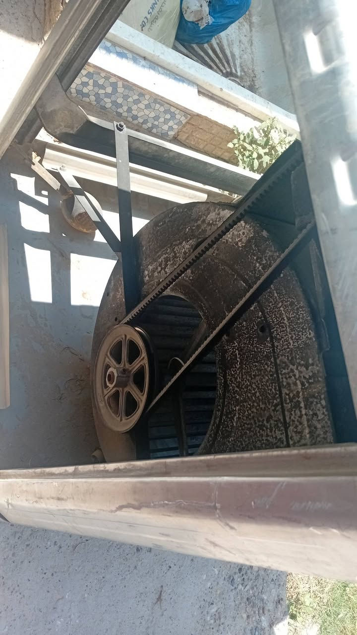 مبرده نضيفه جدا استخدام موسم واحد للبيع مكان مدائن جعاره للاتصال ***********
