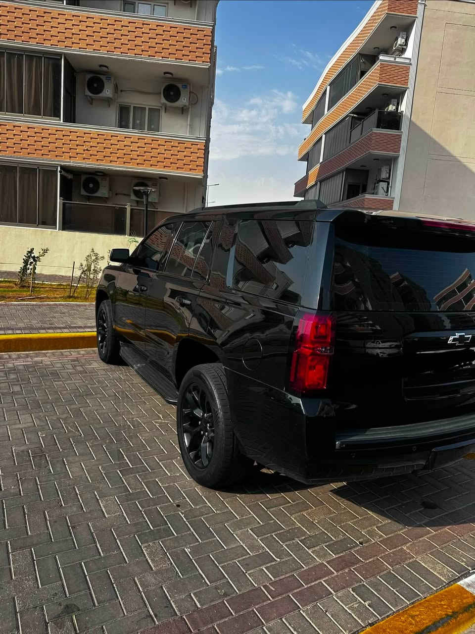 السلام عليكم
تاهو :Ltz
موديل : ٢٠١٧
ماشية : 79 ميل
المواصفات 
فتحة 
بصمة 
بصمة ابواب 
تشغيل عن بعد 
تحكم ستيرن جهتين 
كروز سرعة 
رادارات 
تحديد مسار 
قيادة ذاتيه 
شاشة 
شاشة وسطية 
كاميرا 
كشنات كهرباء 
كشنات الخلفية كهرباء 
كشنات جلد 
كشنات تدفئه 
كشن هزاز 
ذاكره خزن ميموري 
اناره داخلية LED
لد امامي 
لايت زنون 
بلوجكتور زنون 
بك لايت لد 
تبريد بيانو 
ستيرن هيتر 
سبايدر خلفي 
دوسات 
3 قطع تبريد 
7 راكب 
نظام اطفاء 
صاجات 
ويل كب كروم
مري شفط كهرباء 
سستم صوت سماعات boss 
حساسات امامية + خلفية 
صندوك كهرباء 
نيكلات 
المكينة 8 سلندر 5300 
 
الون : اسود 
(رقم اربيل مميز  بأسمي ) 
بدون لحادث السياره 
بيهه كتاب تضليل 
(السيارة جديدة جداً بدون اي نقص )
العنوان: البصره الامل 
السعر : 365 وبيها مجال 
للاستفسار *********** راسلني واتساب

