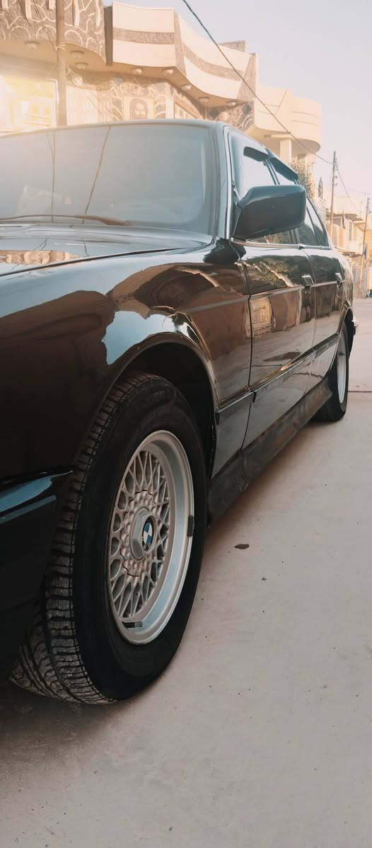للبيع BMWموديل 91رقم بغداد لون اسود صبغ عام للجماليه محرك 35مفتوح كير اوتو السعر 48وبيه مجال العنوان ديالى الخالص للتواصل ***********
