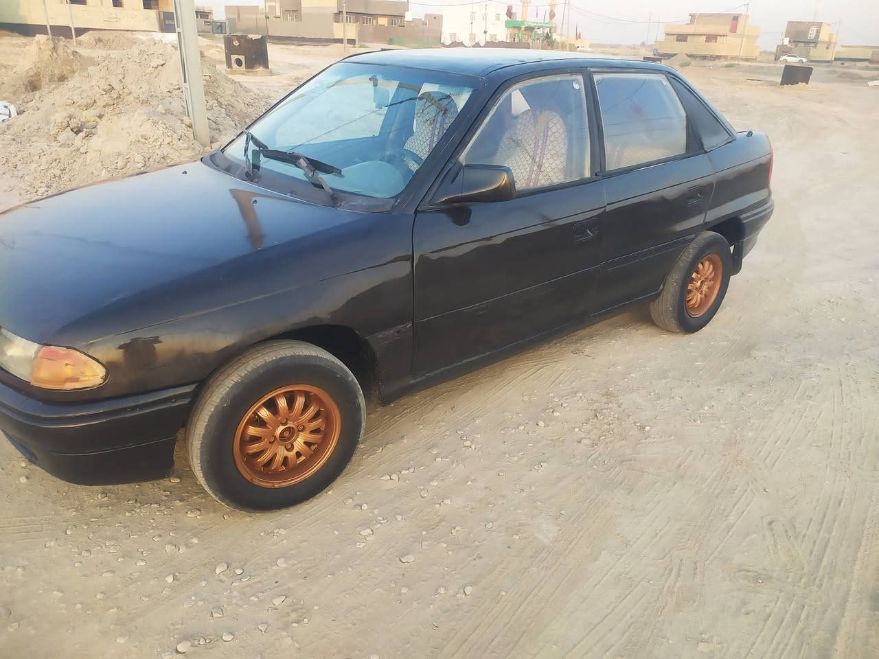 سلام عليكم البيع اوبل استرا موديل 93. رقم قادسيه تحويل مباشر.  مكينه 1600 مكينه اوكير مكفولات.   مصبوغه عام بدون ضربه.  تفحص وتشوف عنوان السياره بابل الدبله.   الاستفسار. ***********. السعر 25 حداديه اماميه جديده.  دبلات  الخلفيه نص عمر.  كهربائي سياره كل شغاله.
