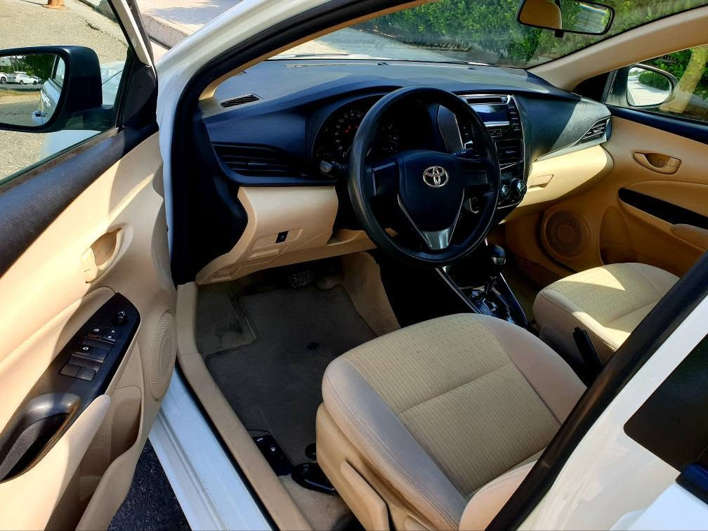 TOYOTA YARES SE 

مودیل 2021
سێ پارچە سبوغ بێ داخلی (دەرگای سایەق + چاملغی سایەق + چاملغی سەکن پێشەوە) 

ثلاث قطعات صبغ باب السائق و الجاملغ امامی سكن و سائق ) 

مواصفات SE خلیجی
ماوەی ڕۆیشتن 102 کم المسافە المقطوعە 

محرك مامفتوح بشرط ـ مەکینەی نەکراوەتەوە 

نظام ABS
مرایة كهربائیة
قفل مركزي
ریموت كونترول 

السعر 117 ورقە و مجال قلیل 

کیر + محرک + تبرید + تحویل بشرط
رقم + سنویە + هزە جدید 2028 

مکان السیارە ـ اربیل
*********** موجود واتساپ ـ ڤایبر أربيل, العراق
