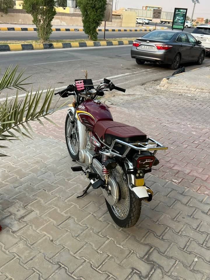 دراجه تايكر 2025 نضيفه حيل 
بس شاشه واكفه شعيرات مالته 
محرك شرط عل فحص شلعه حلوه كلشي شغال 
مكان تكريت 📍*********** وتساب او تصال
