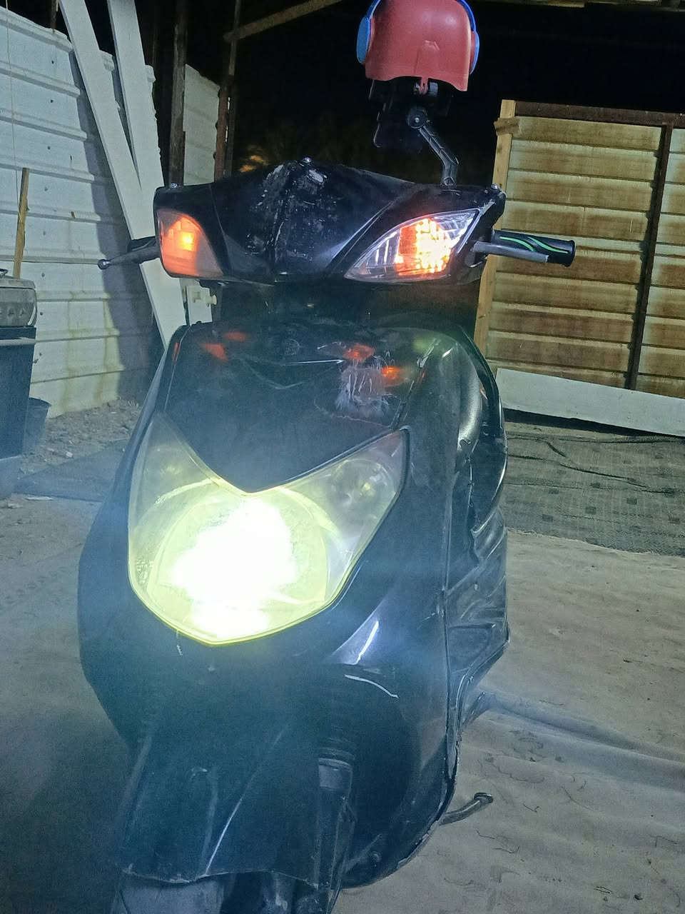 سلام عليكم شباب دراجه للبيع سكنز فحل كابريتر شغاله مابيه شي مستعجل علا بيعته السعر 300وبيه مجال للطيبين مكاني بغداد الغزاليه التواصل ***********
