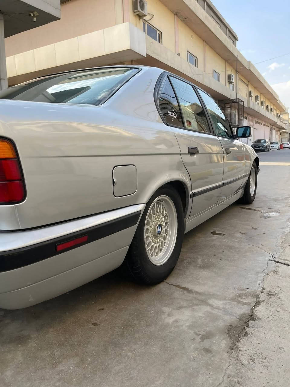 للبيع
السلام عليكم
 

‏مكان السيارة ديالئ  خانغين ناحيه السعديه

***********

بي أم BMW

سيارة حجم اصل 525 

موديل 1993

سيارة صبغ عام فقط للجمالية 

اللون سلفرر

مواصفات السيارة

‏ سقف سلايت

‏سيارة حلوو

أربع جامات كهربائي 

مرايات كهربائي

تخم تايرات ويل خلايا

سيارةًمقفولة 

صدر خلفية امامي كلشي حدادية جديد 

سيارة وضع ابلاد

شرط التحويل ثاني يوم 

سنوية ساقطه 2023

غرفه جلد اسود

كيرر او مكينه شررط
اترايك وين متريد 

لتعلقلي الشراي هاذ رقمي او يتصل والرزق علا الله
