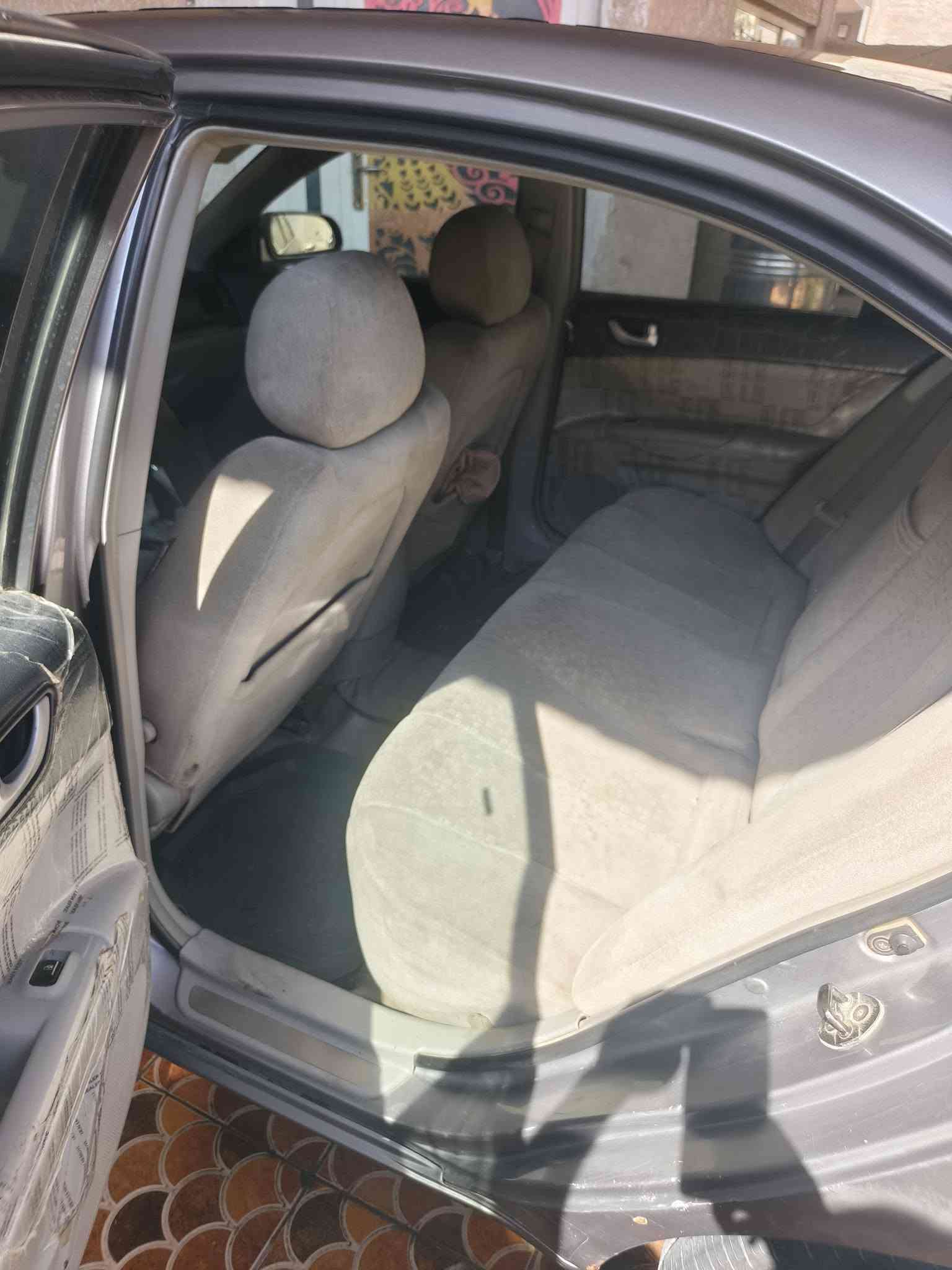 السلام عليكم سوناتا للبيع موديل ٢٠٠٦ رقم بغداد مكينه ٦ سلندر ٣٣٠٠ مكينه كير بشرط  تبيرد منضومه جديده كامله تبريد ثلج صدر جديد كامل تخم تاير جديد مصبوغه اقل الاحزام طختها جاملغ امامي على كد شبر السياره جاهزه يرادلها ترتيب بداخل السياره الكشنات تنظيف او تغليف ولباقيه بسيطات على  كد ترتيب فقط اما البقيه تجي وشوف وتفحص وين مايعجبك السعر، المطلوب ٧٨ وبيها مجال ترهم مراوس  شرط التحول مكاني حالياً بعقوبه زاغنيه  للاستفسار اكثر راسل الصفحه او الاتصال *********** واتساب متواجد هماتين

