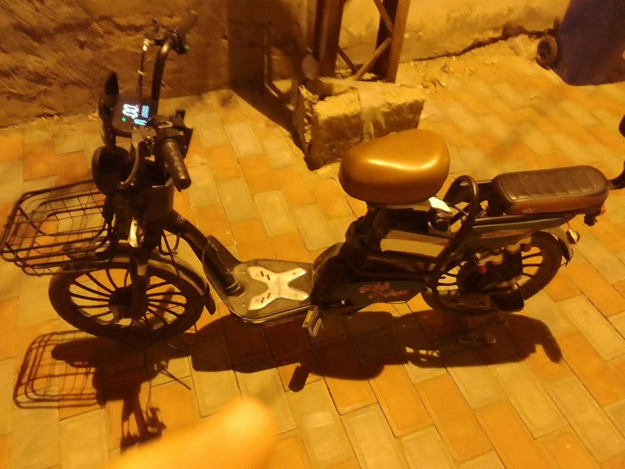 بايسكل شحن اربع بطاريات اي عطل ما بي بس ابريك الكدام مكسور والسعر 250الف الاستفسار***********
