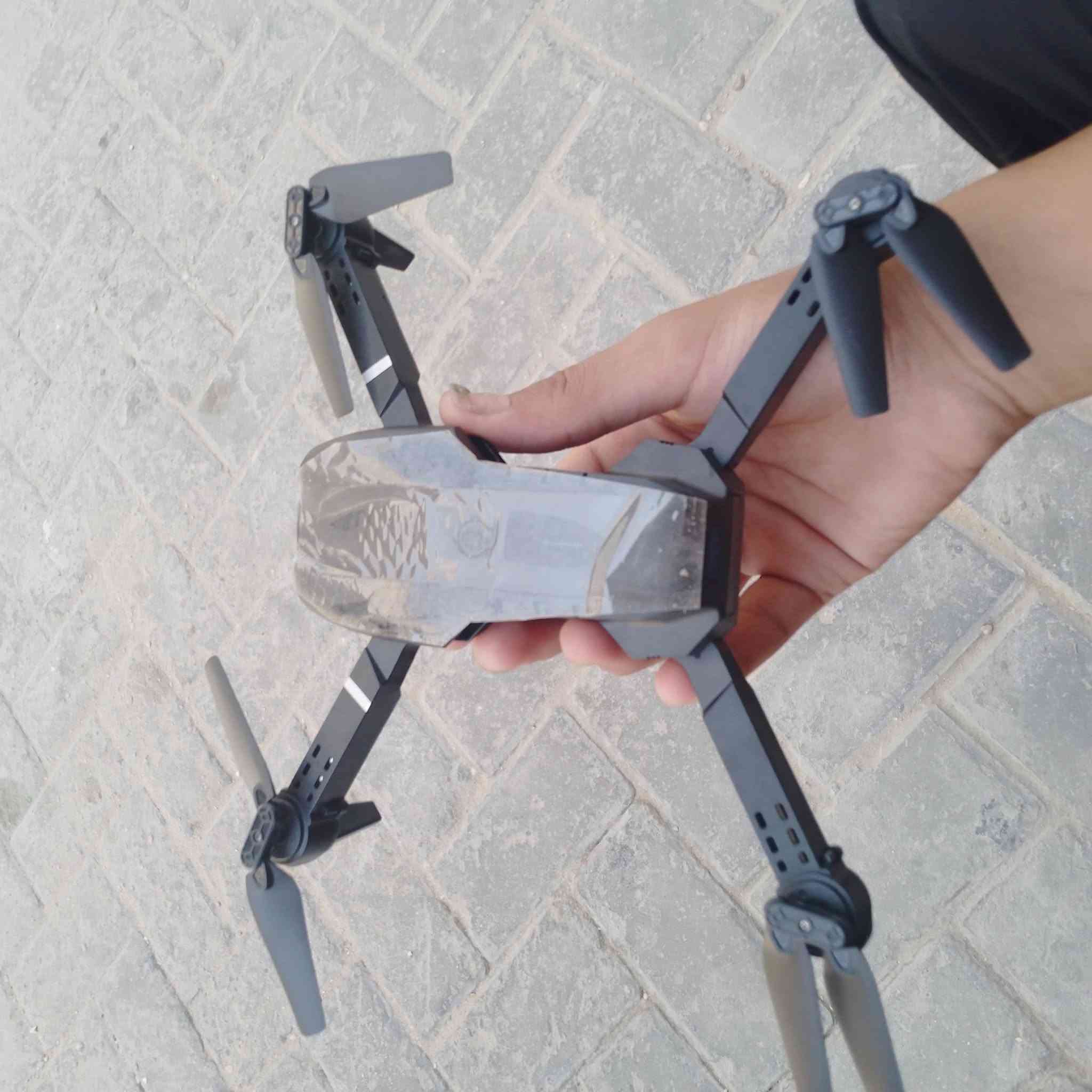 درون DRONE PRO درون مرتبه ارتفاع 300 متر مدى 3500 متر كامره مرتبه درون مستعمله يوم واحد فقط يعني بحاله الوكاله سعر 31 الف توصيل مجاني كل الهلا
رقمي واتساب ***********
