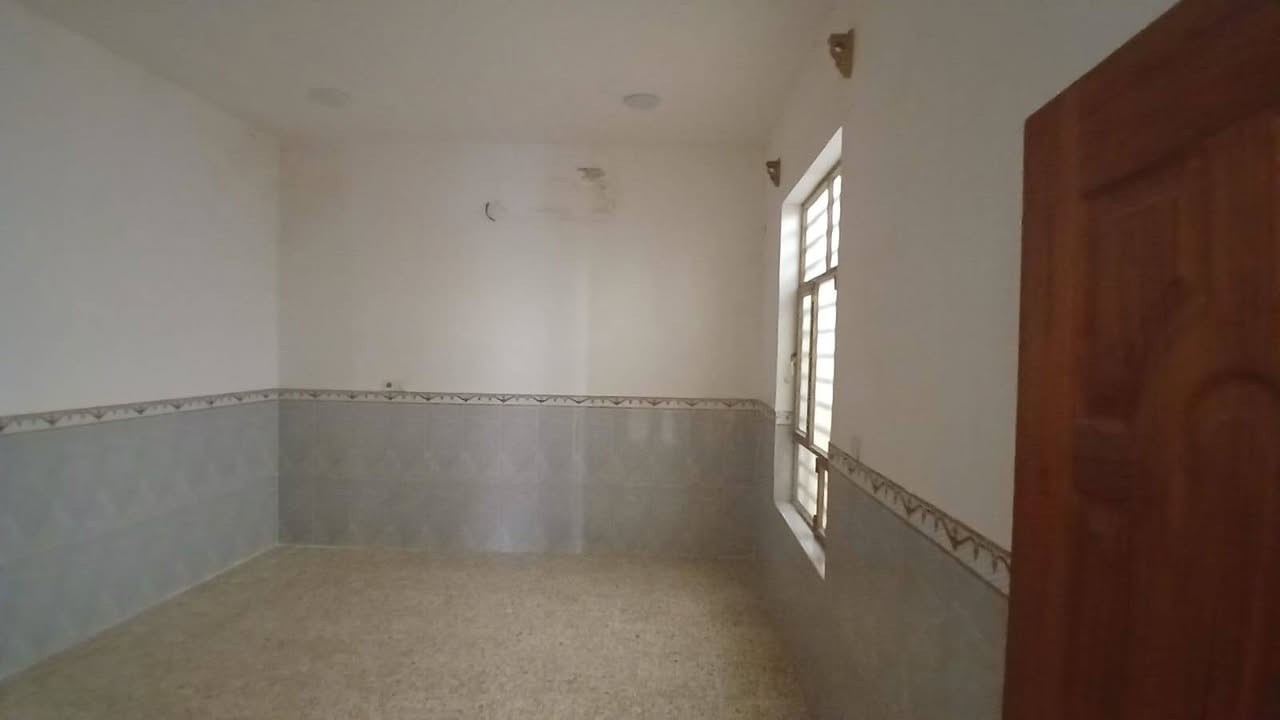 اسلام عليكم بيت للبيع مساحه 200متر طابوك جمهوري بيت جاهز بناء حديث العنوان الحميديه القريه للستفسار الاتصال على الرقم ***********
