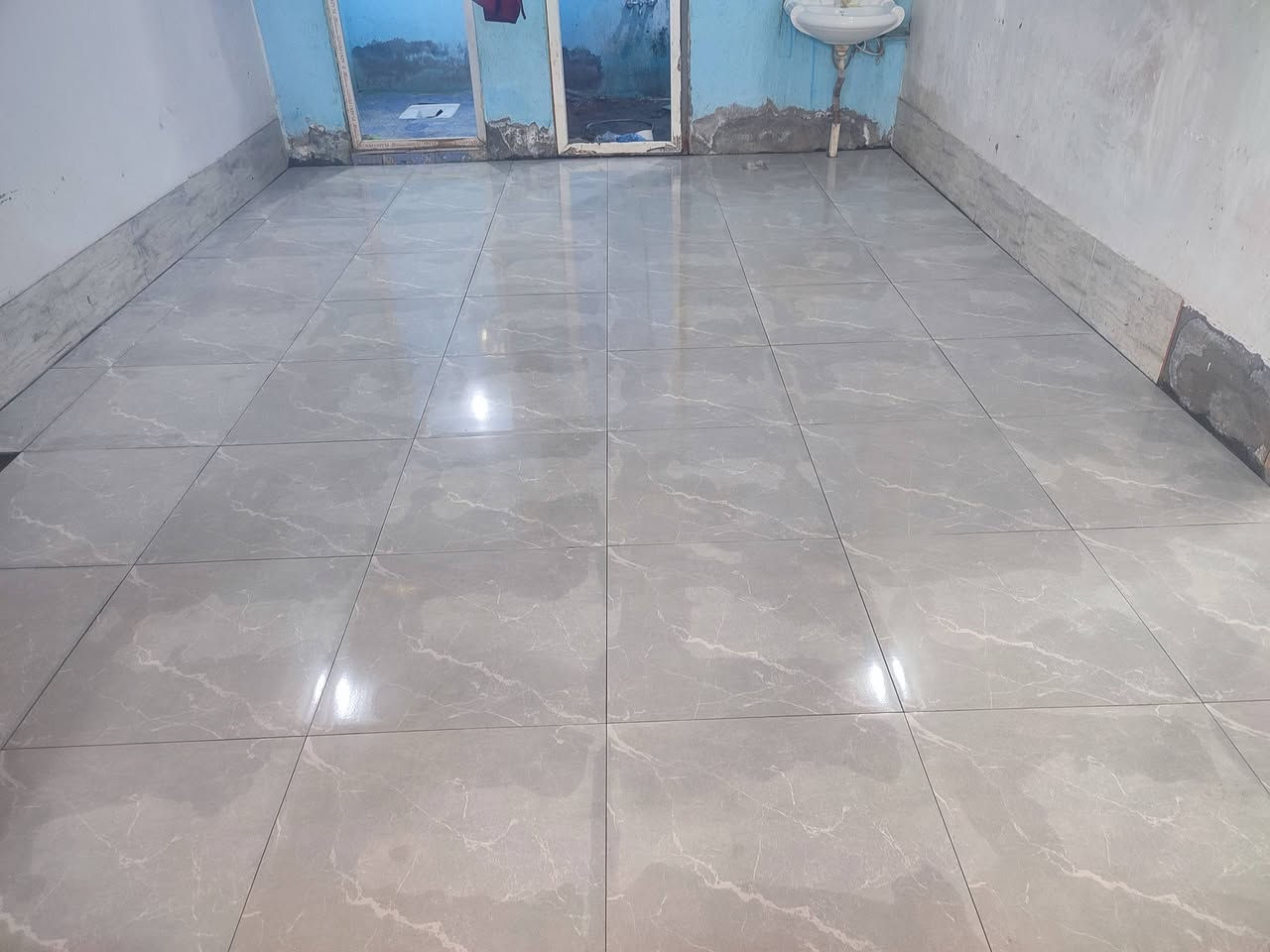 خلفه سيراميك متفرغ للعمل
نعمل سيراميك مرمر كرانيت 
بايات درج حجر قرض بورسلين 
استفسار اكثر اتصل 
 ***********واتساب***********
‏‪مستعدون لكافه أعمال الترميم
