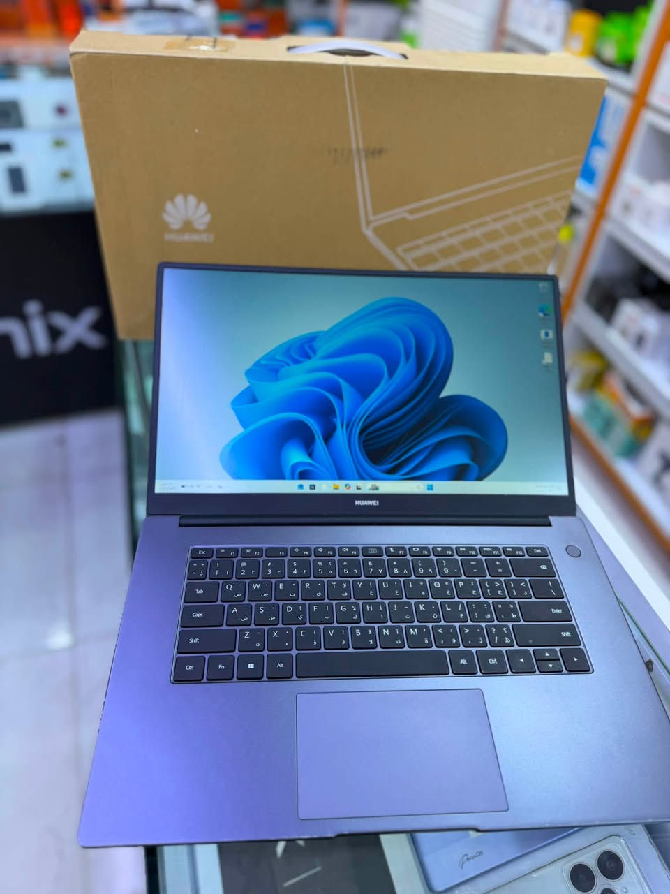 💻 Huawei MateBook D15 – أداء أنيق وعملي
لابتوب هواوي MateBook D15 بتصميم أنيق باللون Space Gray، مناسب للدراسة والعمل والاستخدام اليومي.

🔹 المعالج: Intel Core i5-10210U
🔹 الرام: 8GB RAM
🔹 التخزين: 512GB SSD
🔹 الشاشة: 15.6 إنش
🔹 كرت الشاشة: Intel UHD Graphics 620
🔹 اللون: Space Gray
🔹 الموديل: Huawei MateBook D15

⚡ SSD سريع للإقلاع وفتح البرامج بسرعة
🎓 مناسب للدراسة والبرامج المكتبية والتصفح والاستخدام اليومي
✨ تصميم نحيف وأنيق من هواوي

السعر : 475 الف 
للتواصل :***********
يتوفر توصيل 🚚
